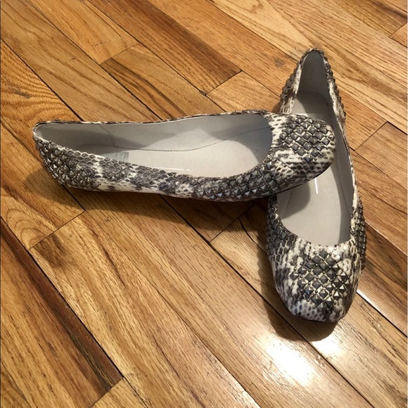 Dolce Vita Snakeskin flat ballet slippers with silver studs size 6.5 - Picture 5 of 9